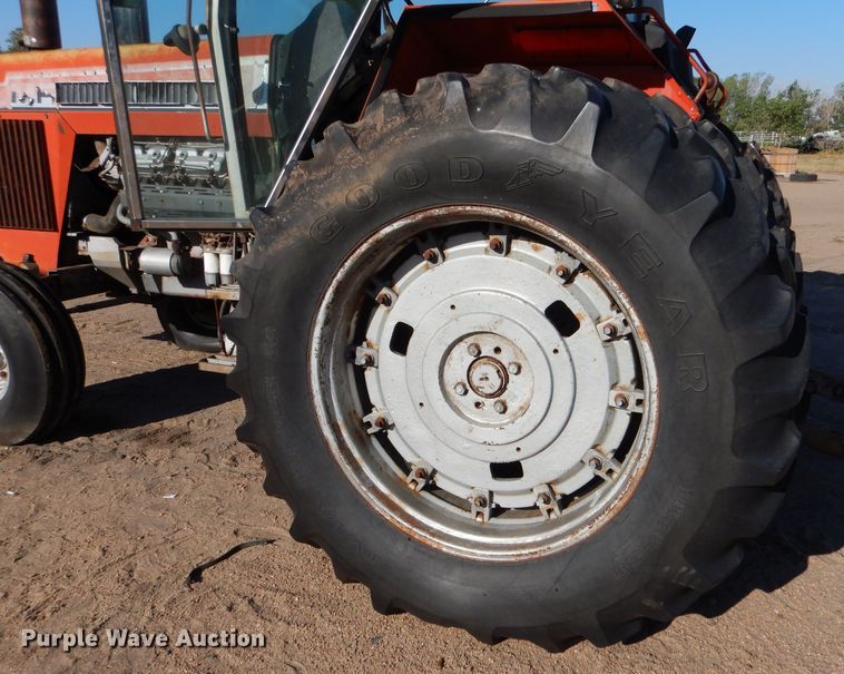 image for item LB9960 1979 Massey Ferguson 2745  tractor