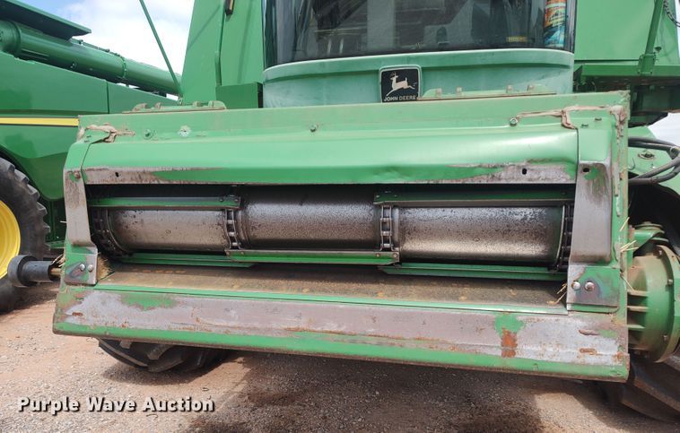 image for item LK9086 1992 John Deere 9600  combine