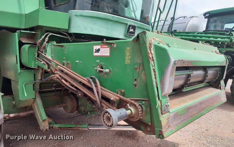 image for item LK9086 1992 John Deere 9600  combine