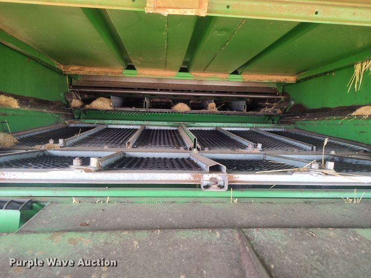 image for item LK9086 1992 John Deere 9600  combine