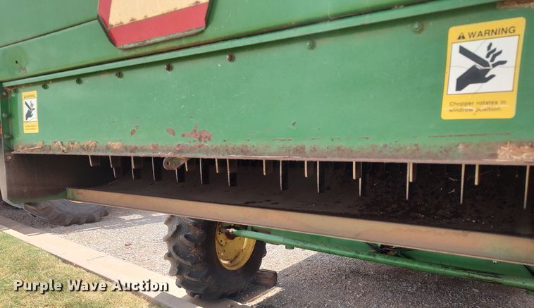 image for item LK9086 1992 John Deere 9600  combine