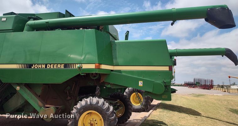 image for item LK9086 1992 John Deere 9600  combine