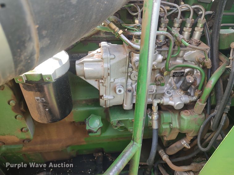 image for item LK9086 1992 John Deere 9600  combine