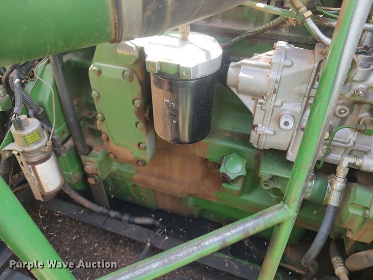 image for item LK9086 1992 John Deere 9600  combine