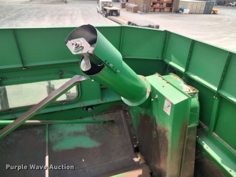 image for item LK9086 1992 John Deere 9600  combine