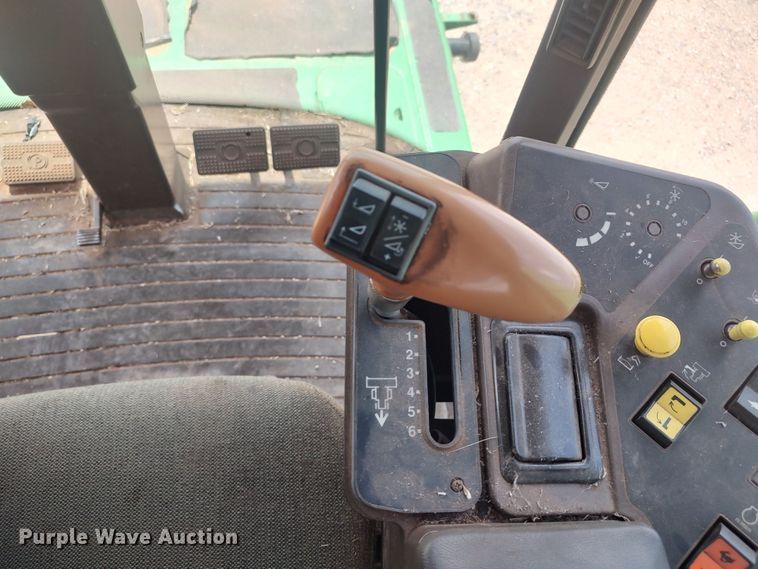 image for item LK9086 1992 John Deere 9600  combine