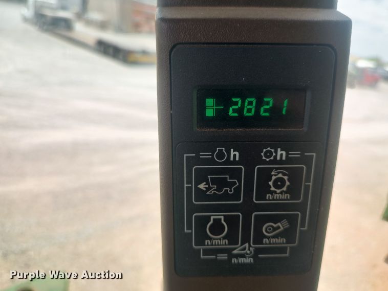 image for item LK9086 1992 John Deere 9600  combine