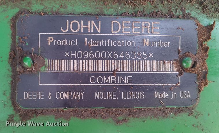 image for item LK9086 1992 John Deere 9600  combine