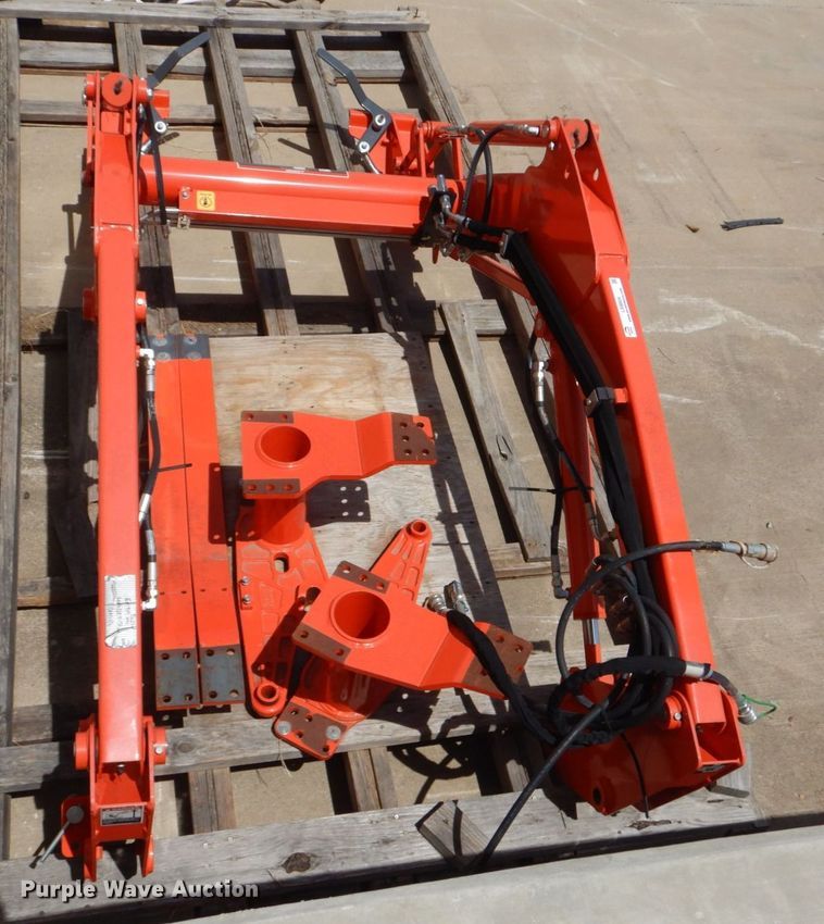 image for item LS9804 Kubota LA1065  loader