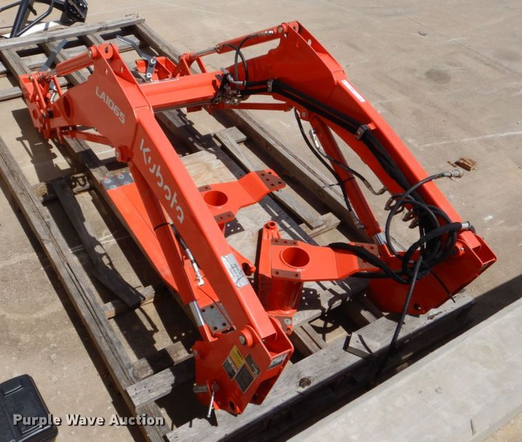image for item LS9804 Kubota LA1065  loader