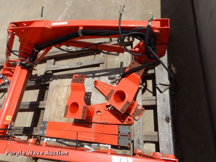 image for item LS9804 Kubota LA1065  loader