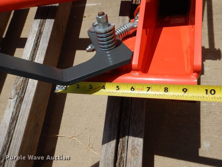 image for item LS9804 Kubota LA1065  loader