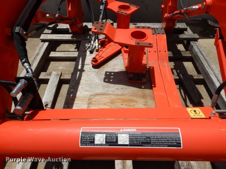 image for item LS9804 Kubota LA1065  loader