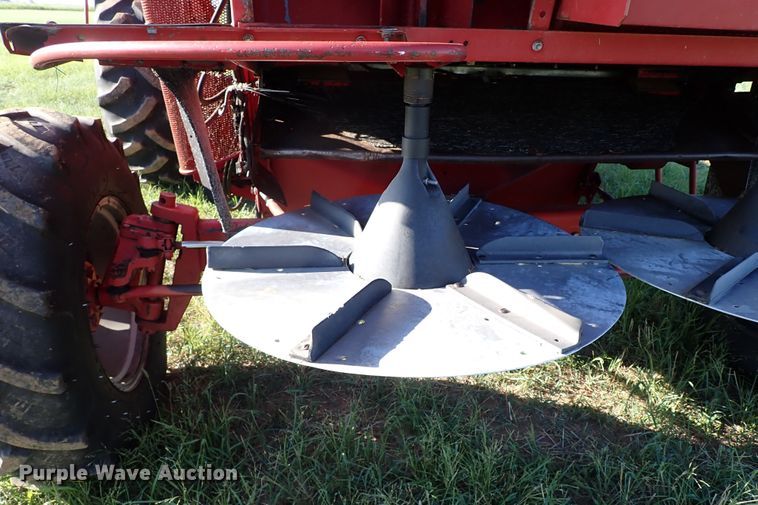 image for item LU9264 1995 Case IH 2188  combine