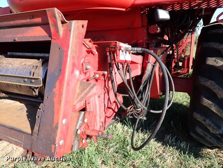 image for item LU9264 1995 Case IH 2188  combine