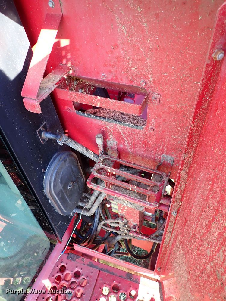 image for item LU9264 1995 Case IH 2188  combine
