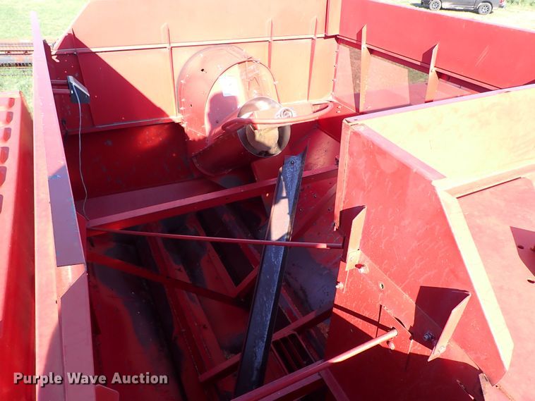 image for item LU9264 1995 Case IH 2188  combine