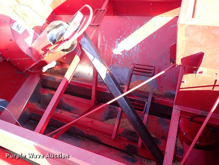 image for item LU9264 1995 Case IH 2188  combine