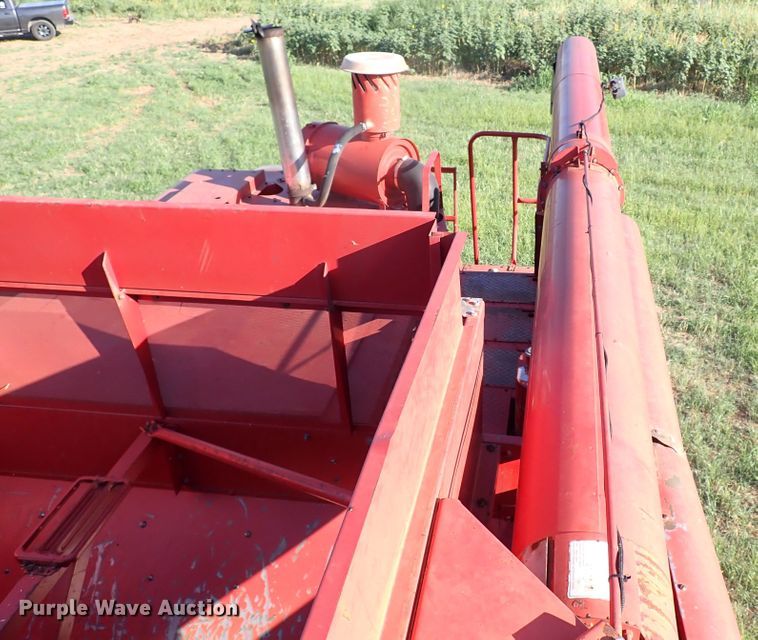 image for item LU9264 1995 Case IH 2188  combine