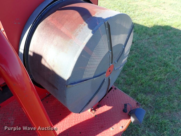 image for item LU9264 1995 Case IH 2188  combine