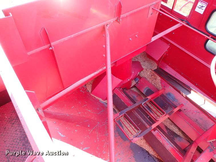 image for item LU9264 1995 Case IH 2188  combine