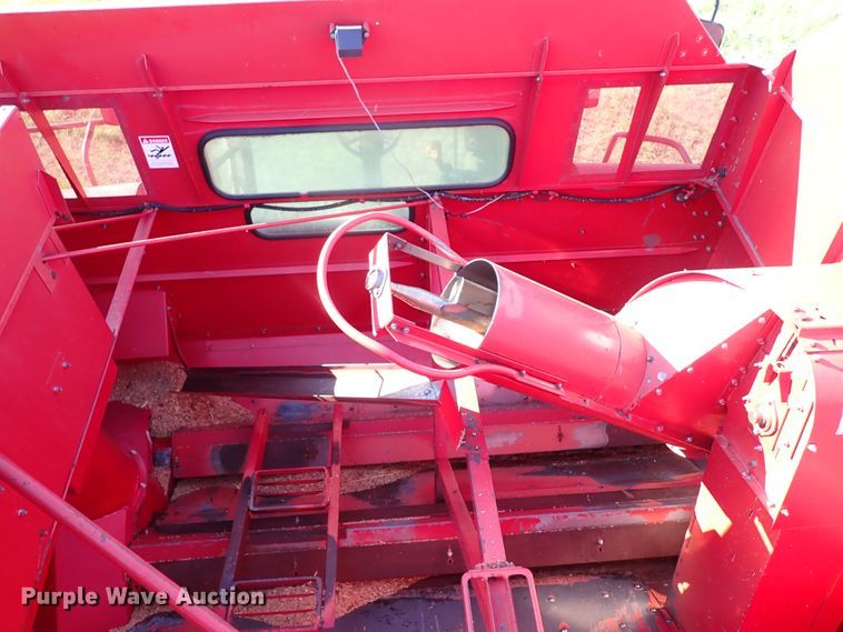 image for item LU9264 1995 Case IH 2188  combine