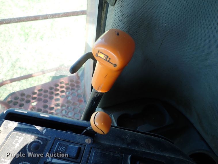 image for item LU9264 1995 Case IH 2188  combine