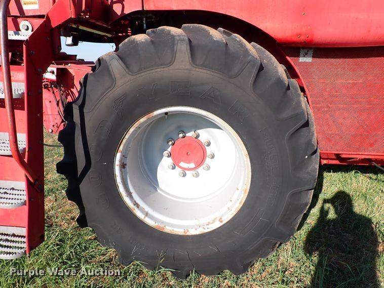 image for item LU9264 1995 Case IH 2188  combine