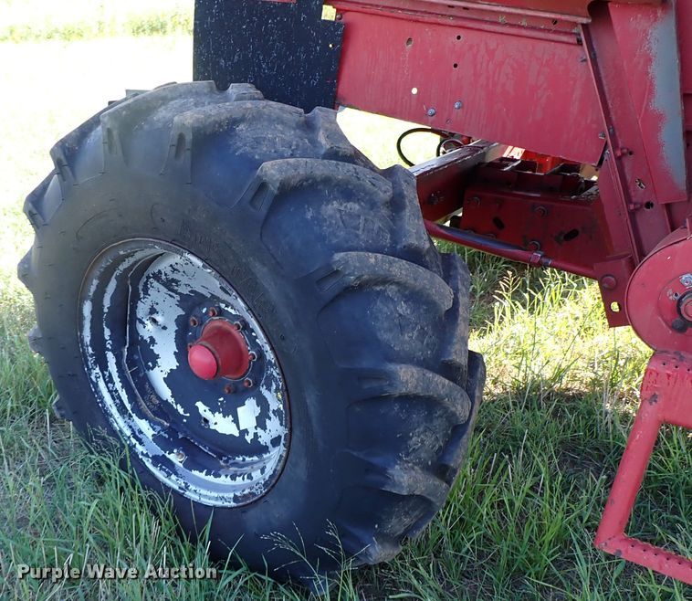 image for item LU9264 1995 Case IH 2188  combine