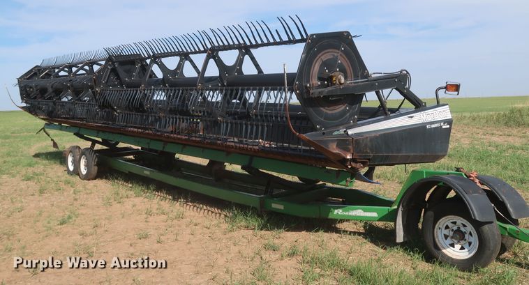 image for item LU9266 MacDon 972  draper head