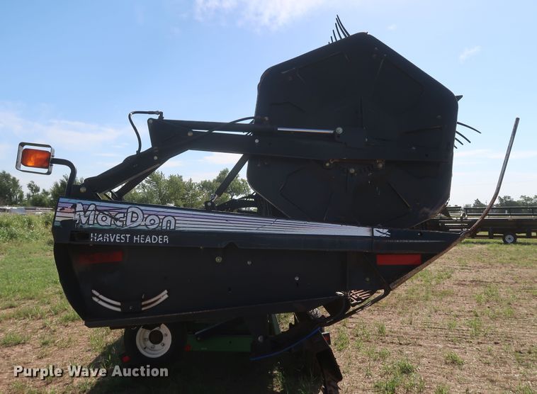 image for item LU9266 MacDon 972  draper head