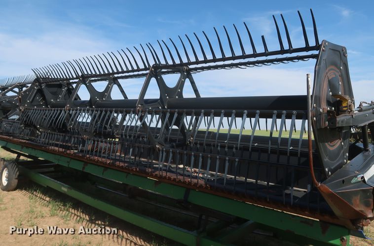 image for item LU9266 MacDon 972  draper head