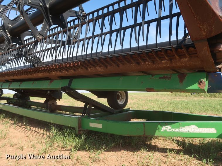 image for item LU9266 MacDon 972  draper head