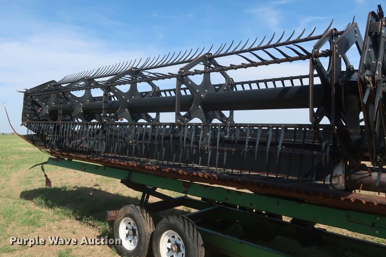 image for item LU9266 MacDon 972  draper head