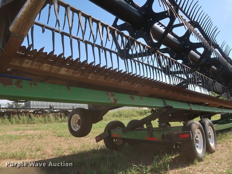 image for item LU9266 MacDon 972  draper head