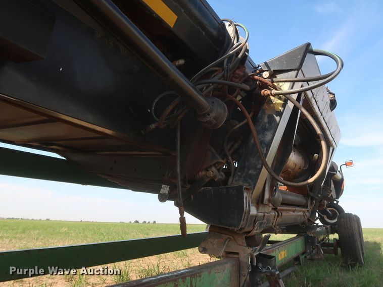 image for item LU9266 MacDon 972  draper head