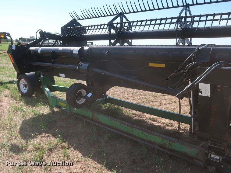 image for item LU9266 MacDon 972  draper head