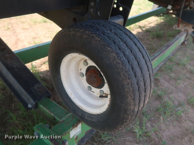 image for item LU9266 MacDon 972  draper head