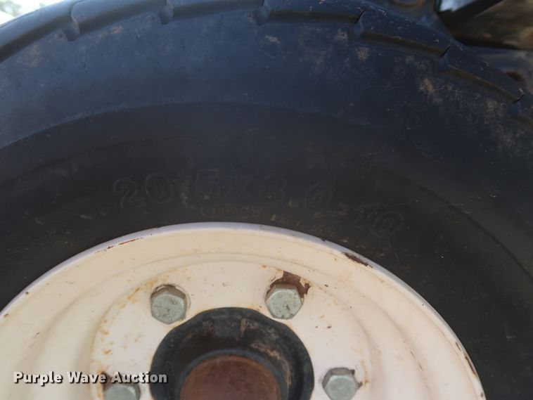 image for item LU9266 MacDon 972  draper head