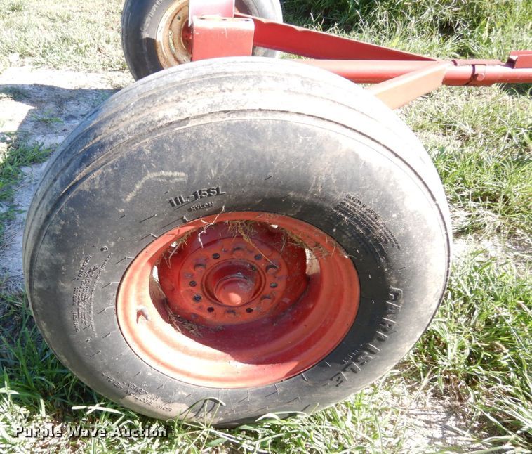 image for item LY9041 NH3 tank running gear