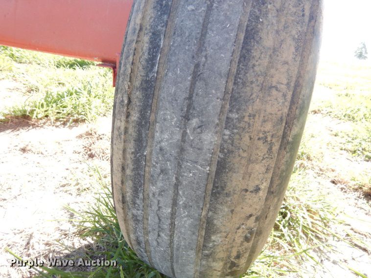 image for item LY9041 NH3 tank running gear