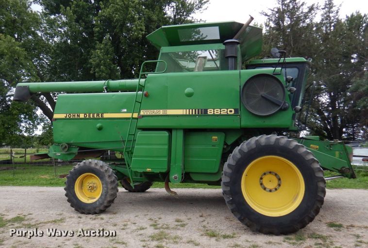 image for item MH9041 1988 John Deere 8820 Titan II  combine
