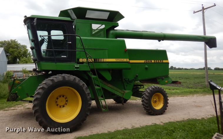 image for item MH9041 1988 John Deere 8820 Titan II  combine
