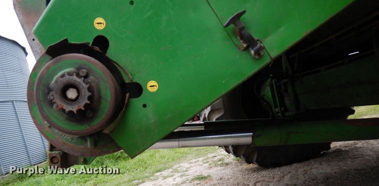 image for item MH9041 1988 John Deere 8820 Titan II  combine