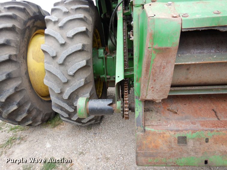 image for item MH9041 1988 John Deere 8820 Titan II  combine