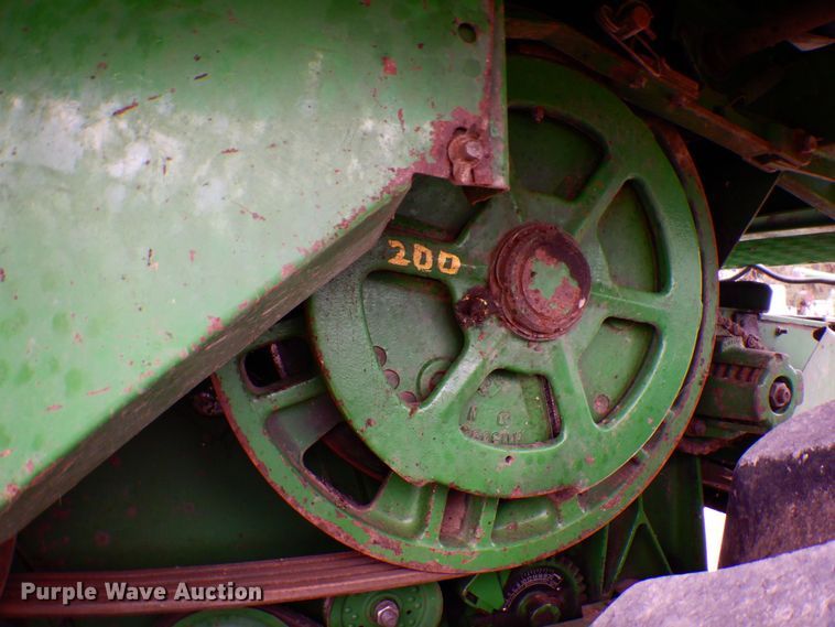 image for item MH9041 1988 John Deere 8820 Titan II  combine