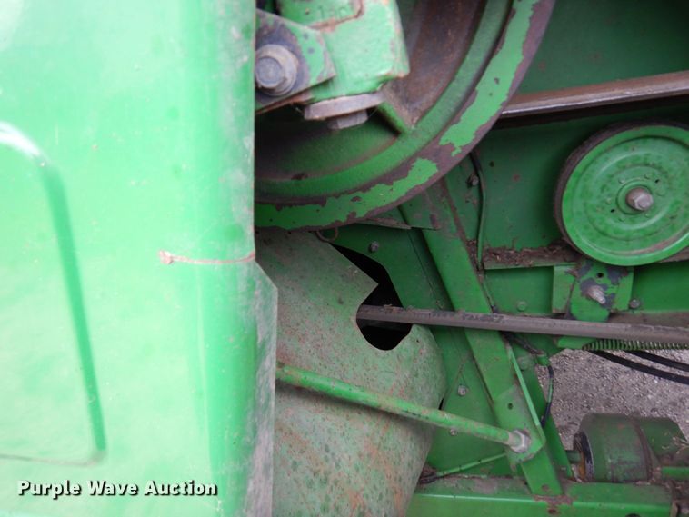 image for item MH9041 1988 John Deere 8820 Titan II  combine