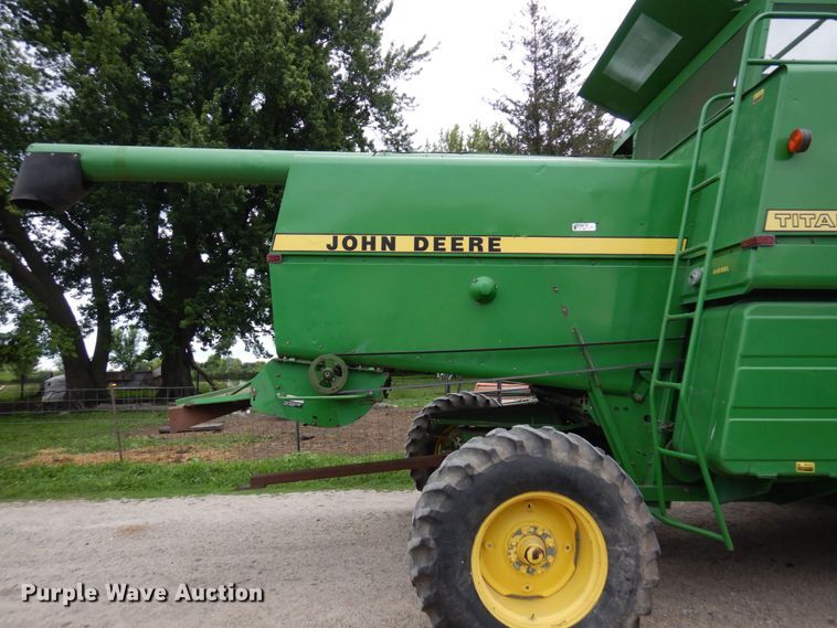 image for item MH9041 1988 John Deere 8820 Titan II  combine