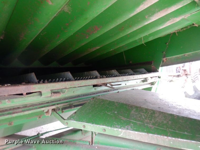 image for item MH9041 1988 John Deere 8820 Titan II  combine