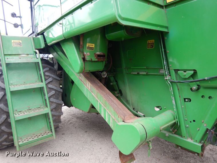 image for item MH9041 1988 John Deere 8820 Titan II  combine